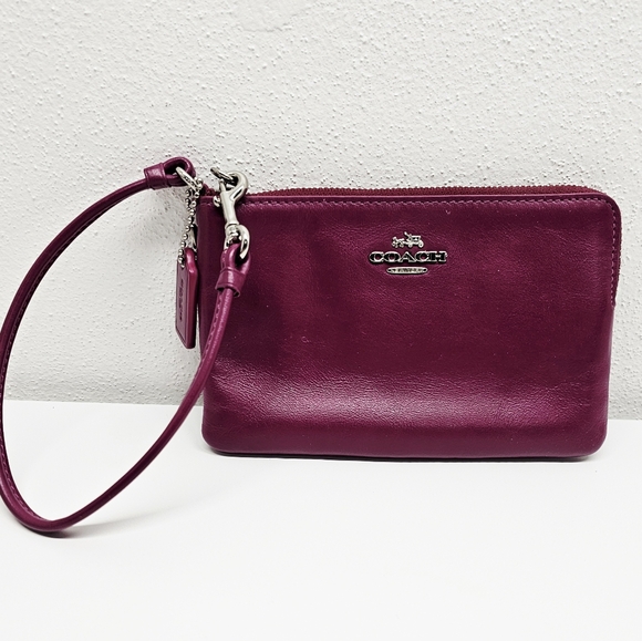 Coach - Picture 1 of 11